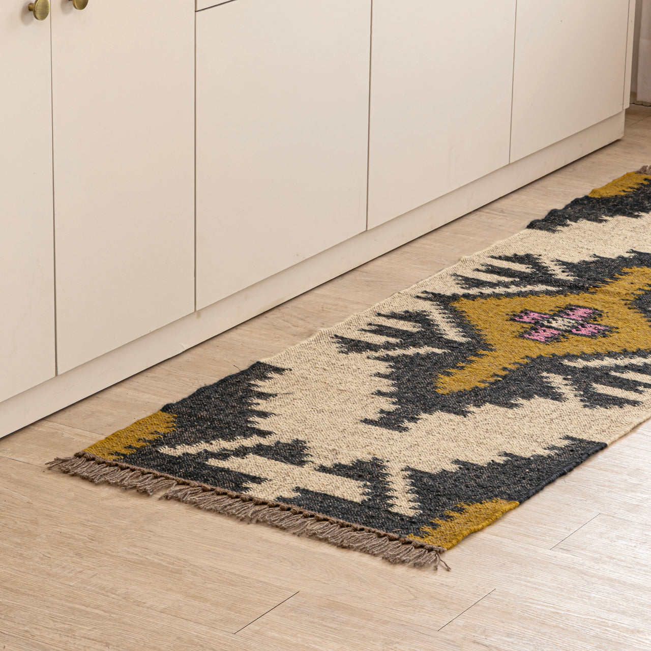 Handwoven Kilim Runner Rug – Beige & Black Tribal Pattern, Jute & Wool Blend, Reversible Flatweave with Fringe Tassels
