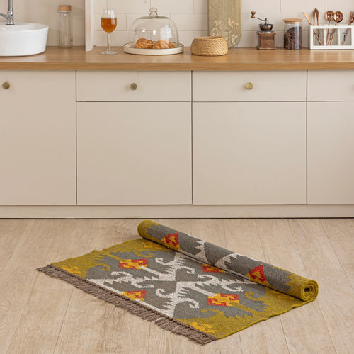 Handwoven Kilim Area Rug – Grey & Mustard Tribal Pattern, Jute & Wool Blend, Reversible Flatweave with Fringe Tassels