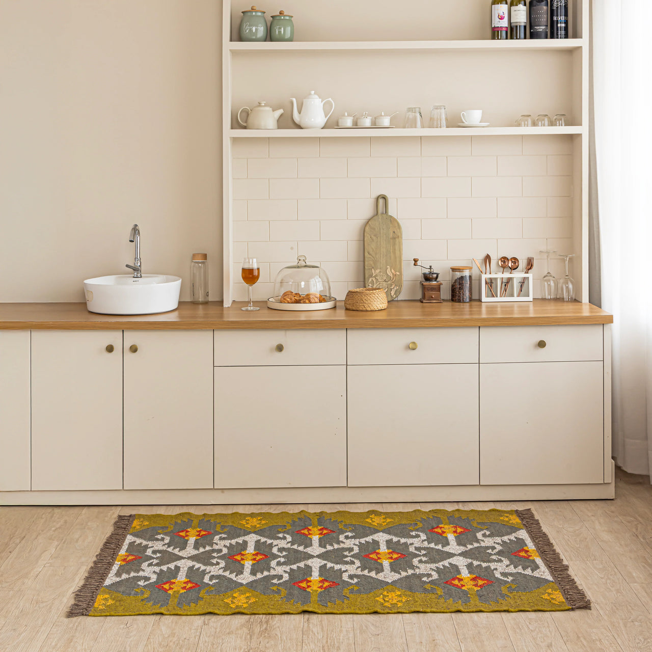 Handwoven Kilim Area Rug – Grey & Mustard Tribal Pattern, Jute & Wool Blend, Reversible Flatweave with Fringe Tassels